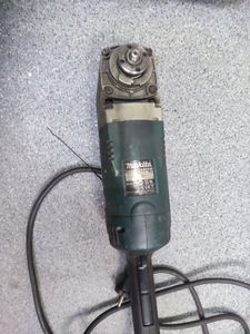 Б/у Угловая шлифмашина Makita ga9020r 01-200901557