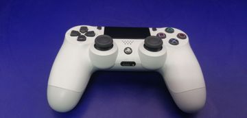 Б/в Геймпад Sony dualshock 4 v2 01-200910318