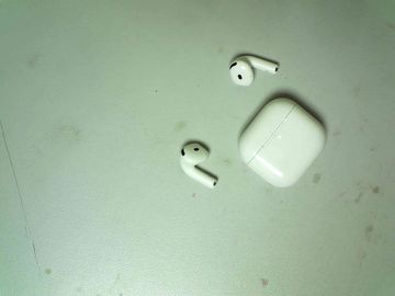 Б/у Наушники Apple airpods 4 with active noise cancellation 01-200915428