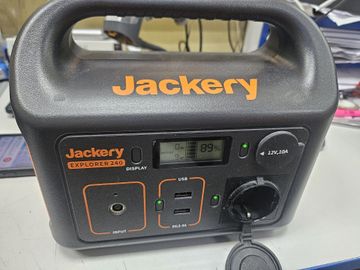 Б/в Зарядна станція Jackery explorer 240eu 01-200918962