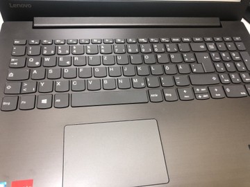 Lenovo 15/core i5 8250u ddr4/8gb ddr4/ssd 256 gb/radeon r7 m445 2gb