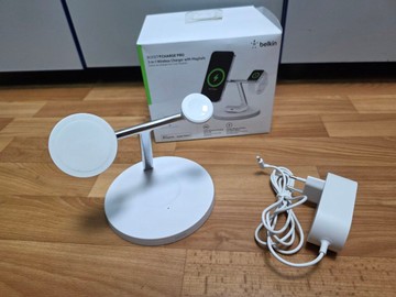 Б/в Бездротовий зарядний пристрій Belkin моделі: boost charge pro 3-in-1 wireless charging with magsafe wlz009 01-201090373