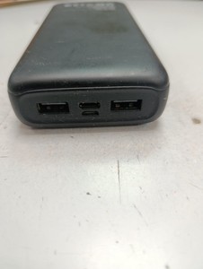 Б/в Повербанк Griffin gp-149-blk 20 000mah 01-201100952