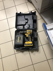 Б/у Шуруповерт Stanley sbd20d2k 01-201131659