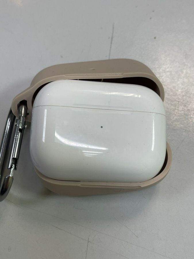 airpods pro 2nd generation with magsafe charging case usb-c