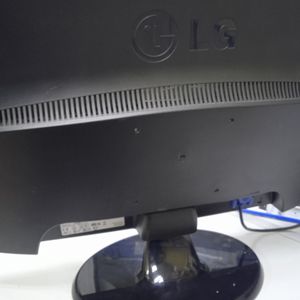 01-200778782: Lg w2243s