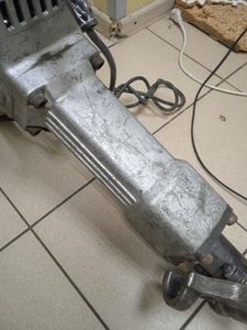 Б/у Отбойный молоток Makita hm1800 01-200848411