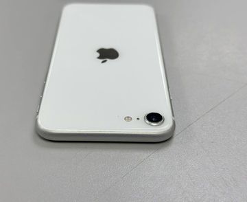 Б/в Мобільний телефон Apple iphone se 2020 64gb 01-200896001