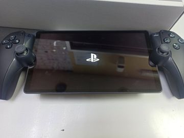 Б/у Игровая приставка Sony playstation portal remote player 01-200901874