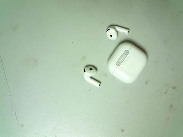Б/у Наушники Apple airpods 4 with active noise cancellation 01-200915428