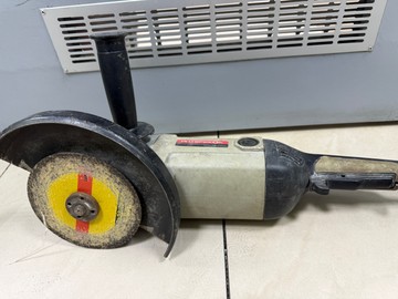 Б/у Угловая шлифмашина Интерскол ушм-230/2100m 01-200929545