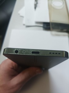 Б/в Мобільний телефон Realme 12 5g 8/256gb 01-200938555