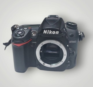 Б/в Фотоапарат Nikon d7000 + af-s dx nikkor 18-105mm f/3.5-5.6g ed vr 01-201114587