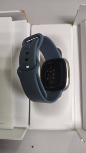 Б/у Смарт часы Fitbit fb523 01-201159596