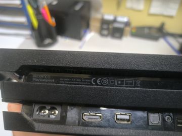 01-200749403: Sony playstation 4 pro