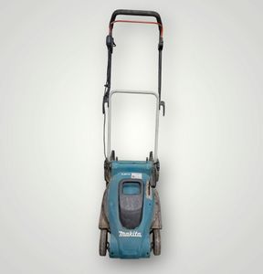 01-200602581: Makita elm4120