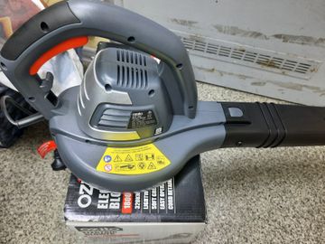 01-200782056: Ozito blw-1800