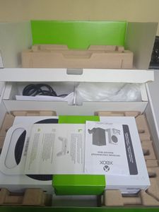 01-200795668: Microsoft xbox series s 512gb