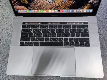 01-200794082: Apple macbook pro/a1990/ core i7 2,2ghz/ ram16gb/ ssd256gb/ amd pro 555x 4gb/ retina, touch bar