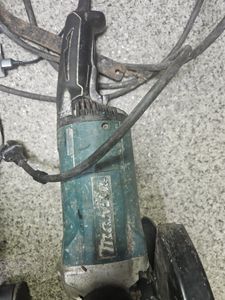Б/у Угловая шлифмашина Makita ga9060 01-200817529