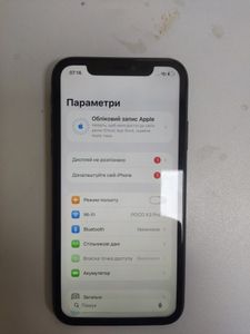 Б/в Мобільний телефон Apple iphone 11 64gb 01-200836386