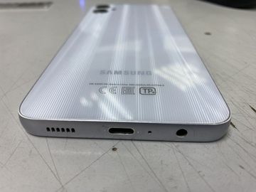 Б/в Мобільний телефон Samsung galaxy a05 4/64gb 01-200836671