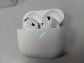 Б/в Навушники Apple airpods 4 01-200840178