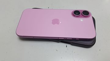 Б/в Мобільний телефон Apple iphone 16 256gb 01-200892927