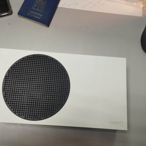 Б/у Игровая приставка Microsoft xbox series s 512gb 01-200903244
