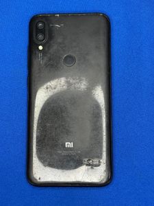 Б/в Мобільний телефон Xiaomi mi play 6/128gb 01-200902838