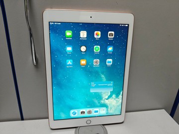 Б/в Планшет Apple ipad 6 gen 2018 32gb wi-fi 01-200938830