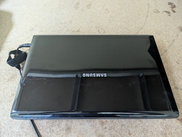Б/в Ноутбук Samsung єкр. 15,6/ pentium core duo t4300 2,1ghz /ram3072mb/ssd240gb/dvd rw 01-200946194