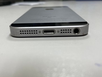Б/в Мобільний телефон Apple iphone se 1 32gb 01-200963214
