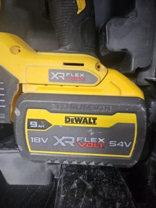 Б/в Перфоратор Dewalt dch333nt / 2акб 9ah / зп 01-201002087