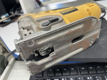 Б/в Електролобзик Dewalt dw331kt 01-201030020