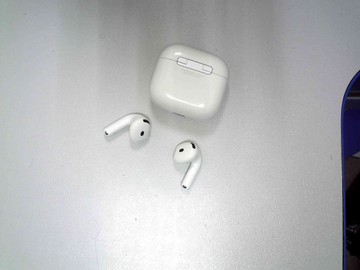 Б/в Навушники Apple airpods 4 with active noise cancellation 01-201096249