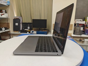 Б/в Ноутбук Apple macbook pro 2019 a2159 13,3" core i5 1,4ghz/ram 8gb/ssd 128gb/intel iris plus graphics 645 01-201137761