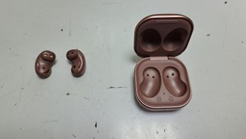 01-200600731: Samsung galaxy buds live