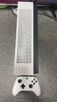 01-200534215: Microsoft xbox one s 1tb