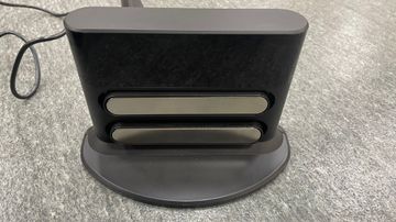 01-200630817: Neato botvac d8