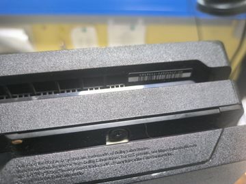 01-200749403: Sony playstation 4 pro