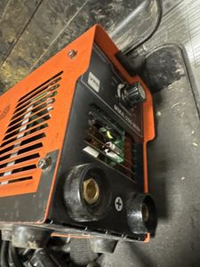 Б/в Зварювальний апарат Dwt mma-200 mini 01-200809011