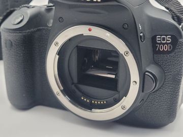 Б/у Фотоаппарат Canon eos 700d + ef-s 18-55mm 1:3.5-5.6 is stm 01-200779184