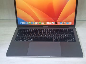 Б/в Ноутбук Apple macbook pro a1708 13,3" core i7 2,5ghz/ram16gb/ssd512gb/intel iris plus graphics 640 01-200821438