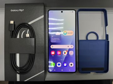 Б/в Мобільний телефон Samsung galaxy flip7 12/512gb 01-200828063