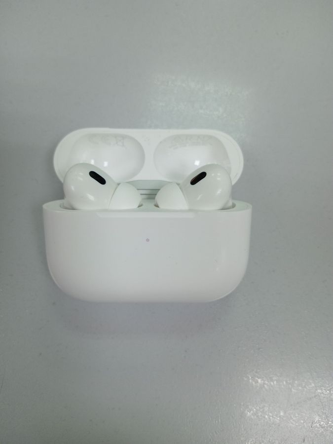 airpods pro 2nd generation with magsafe charging case usb-c