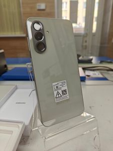 Б/в Мобільний телефон Samsung galaxy a56 5g 8/256gb 01-200895866