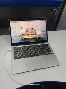 Б/в Ноутбук Apple macbook pro a2251 13,3"/ core i5 2,0ghz/ram16gb/ssd500gb/intel iris graphics 01-200903093