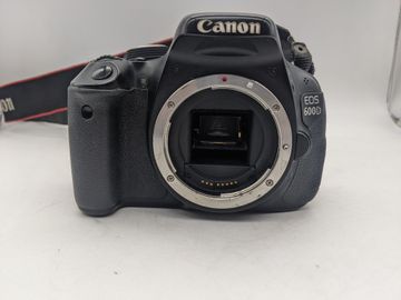 Б/в Фотоапарат Canon eos 600d body 01-200912327