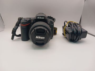 Nikon d7100 / af-s nikkor 18-55 mm 1^3.5-56 g